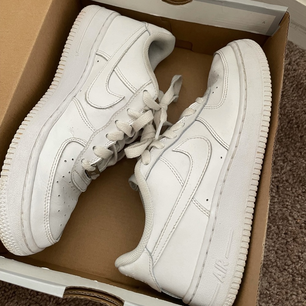 NIKE Air Force 1